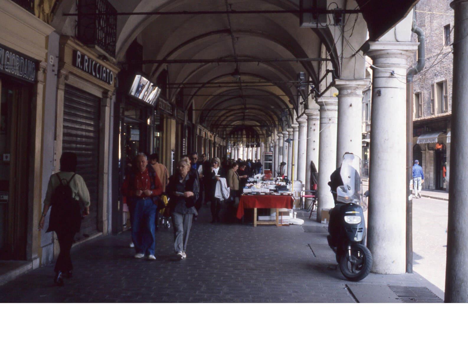 12. Mantova - Piazza delle Erbe - 1998