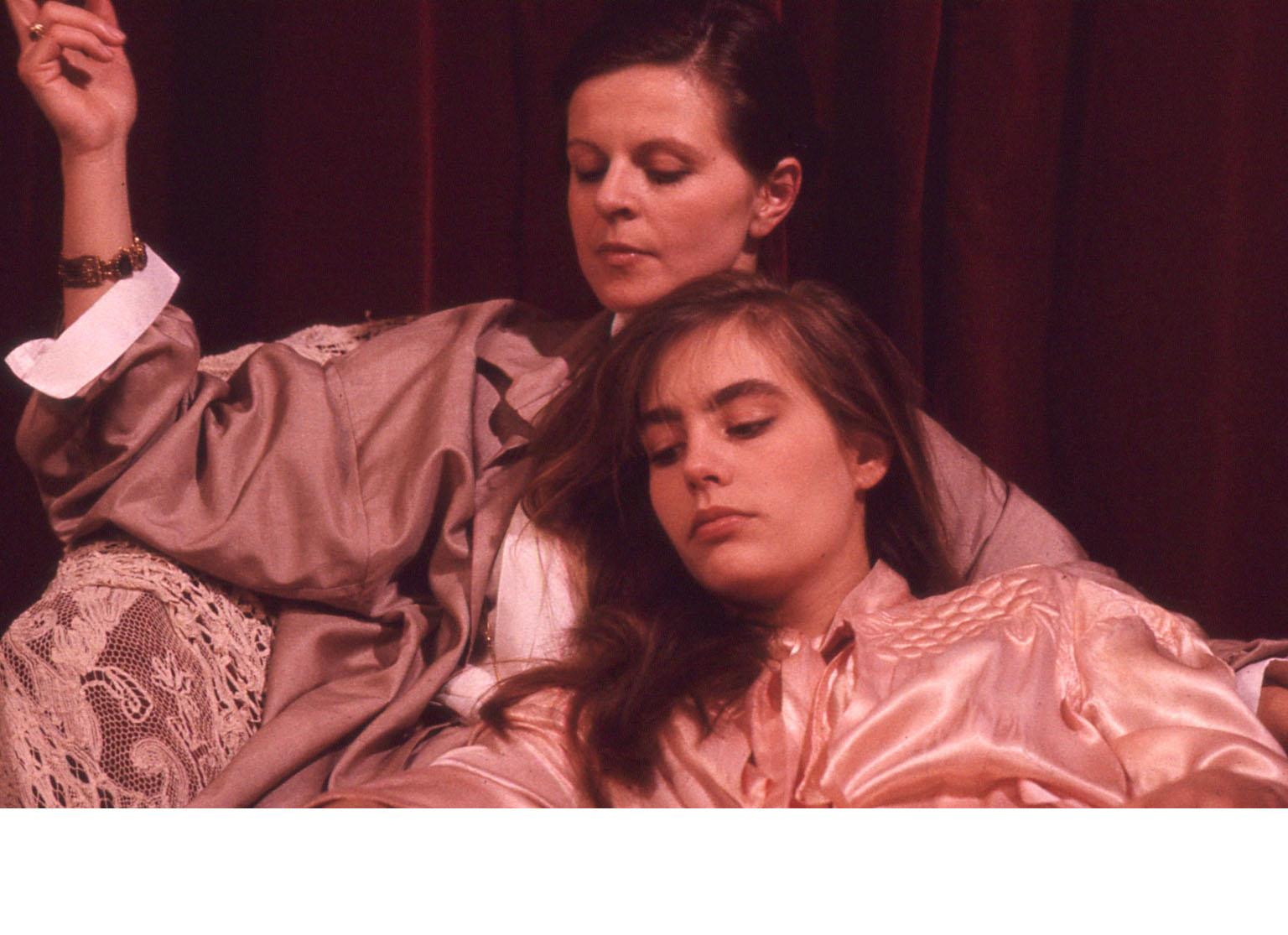 16 Florence Castera et Sophie Duez - Elisabeth - 1985