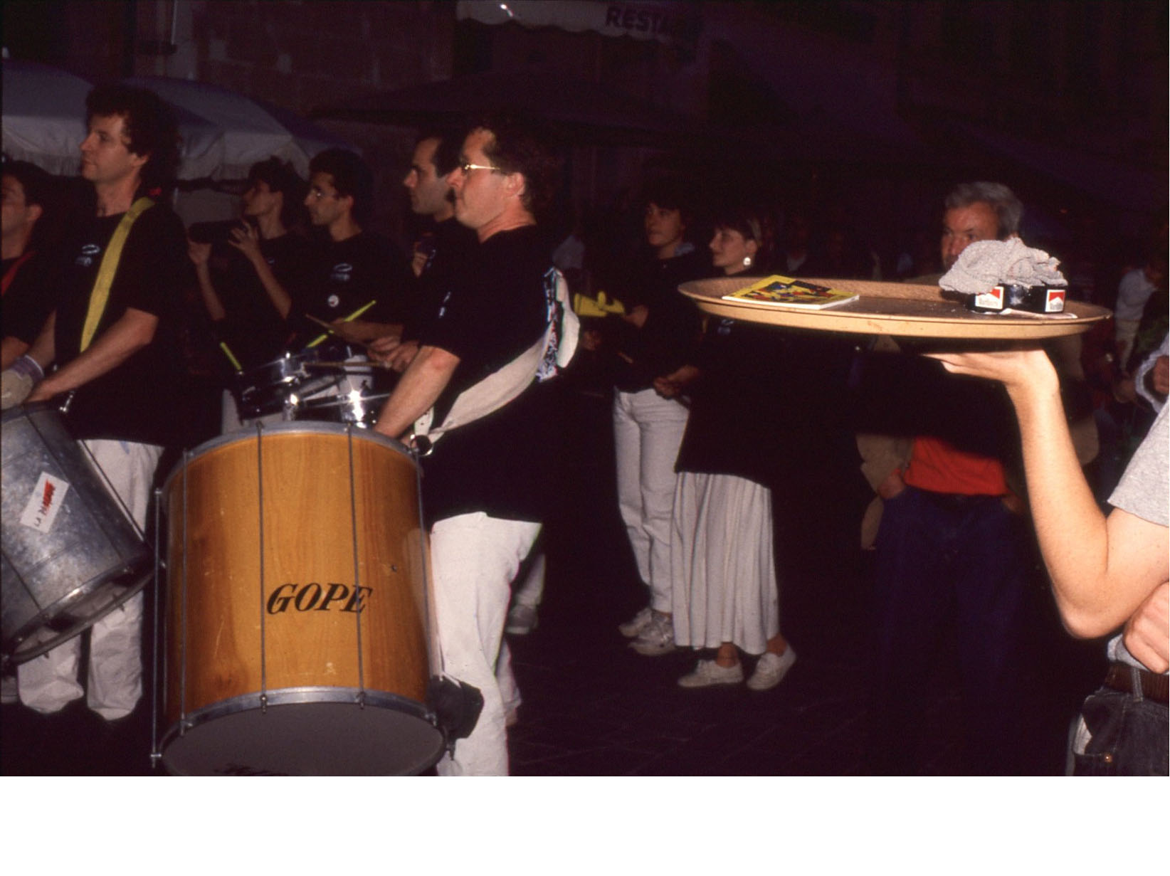 18 Le chaînon manquant - la samba - Tours - 1992