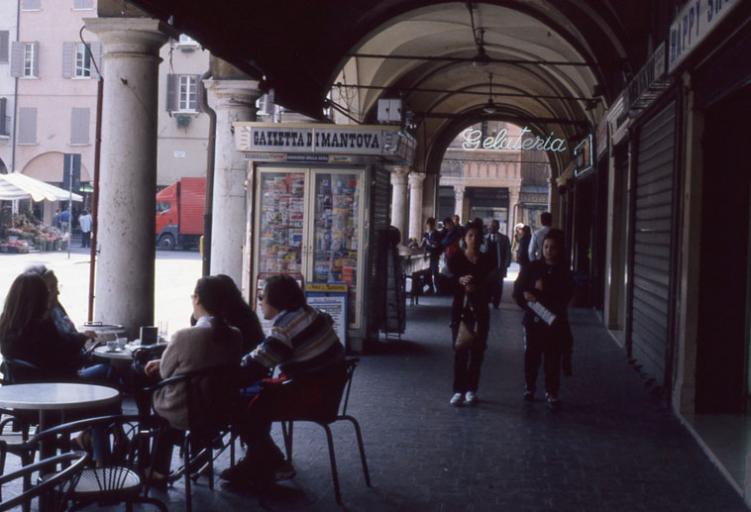 Piazza delle erbe Mantova - Italie - 1998