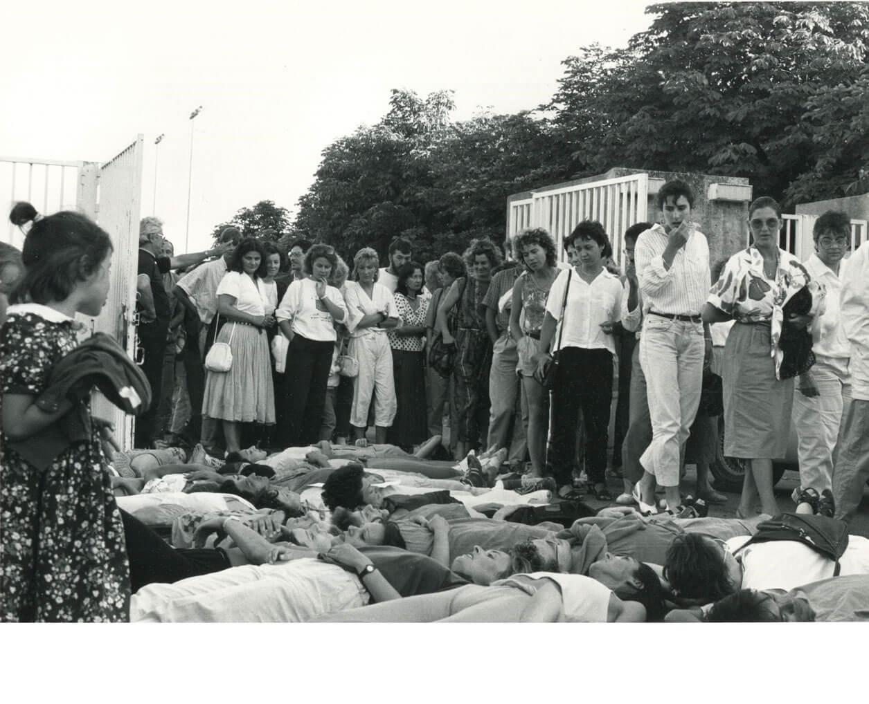 21 Manifestation des danseurs au stade - Aix - 6 juillet 1986