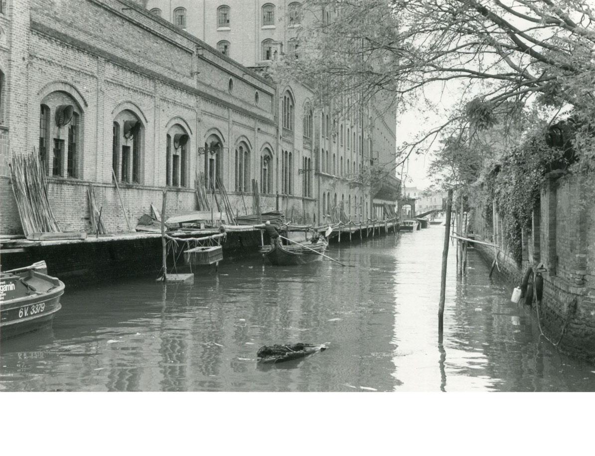 29 Venise - la Giudecca - canal de San Biagio - 1984