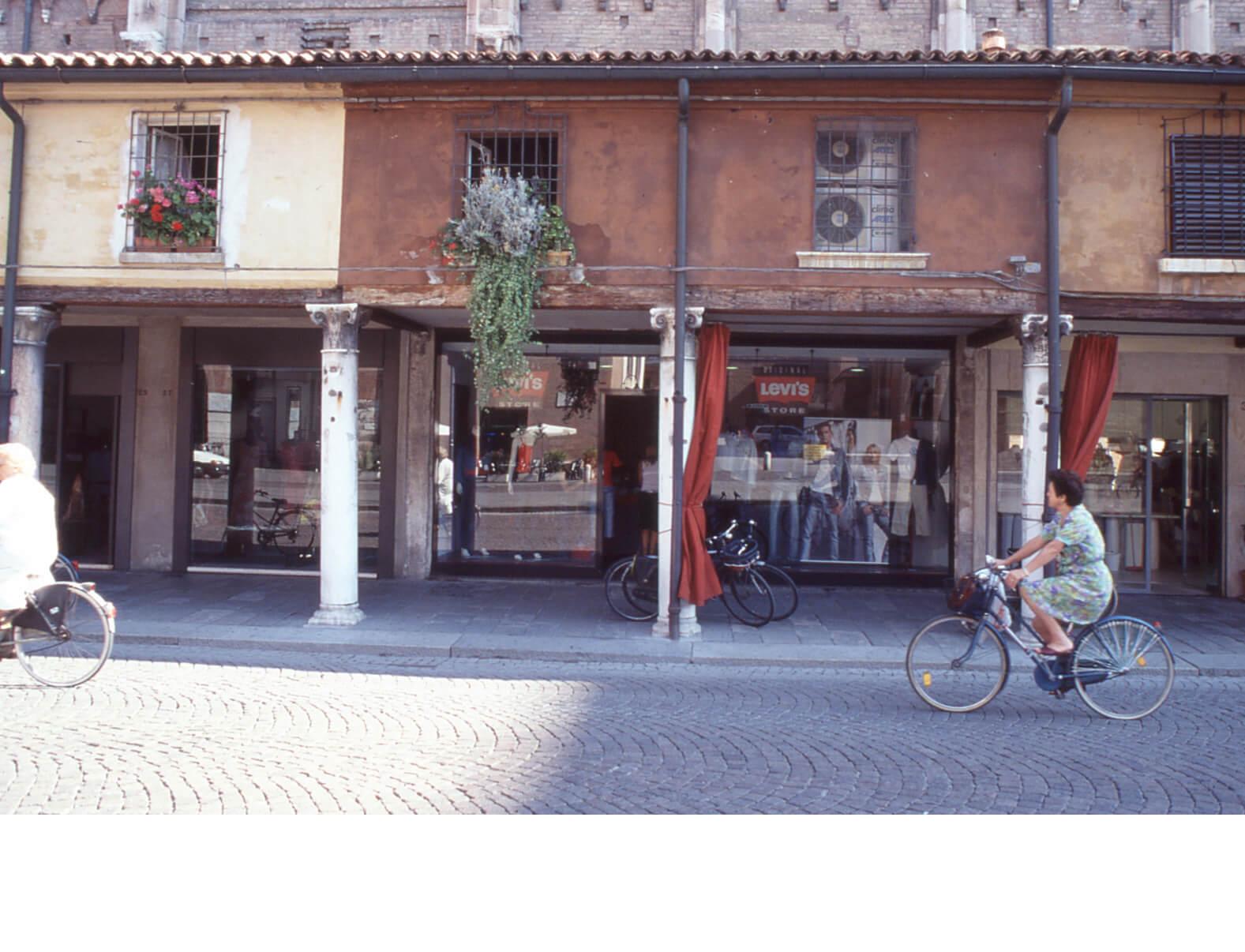 1 Ferrara, 2002