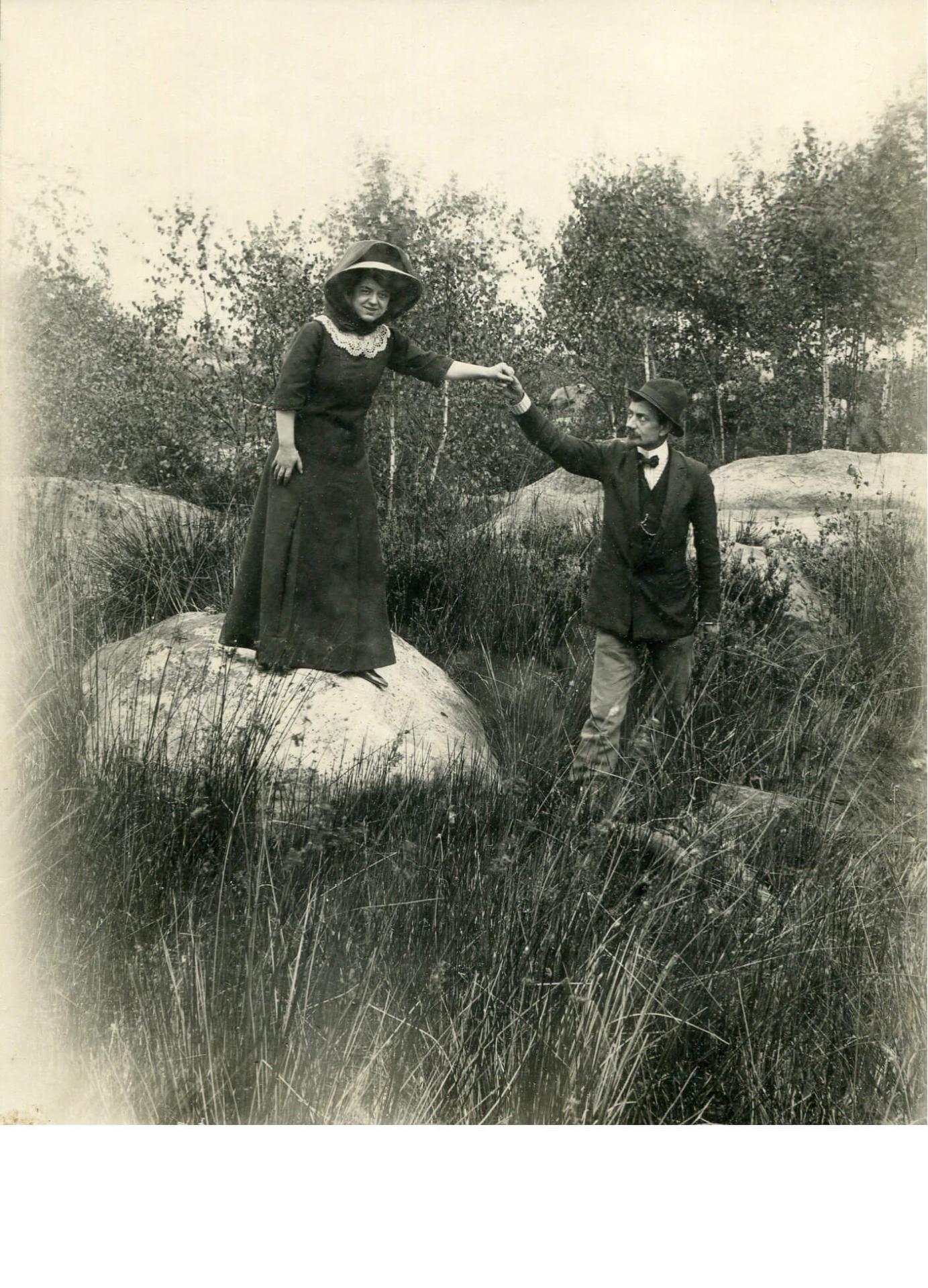 10. Frédéric et sa sœur Fanny à Fontainebleau