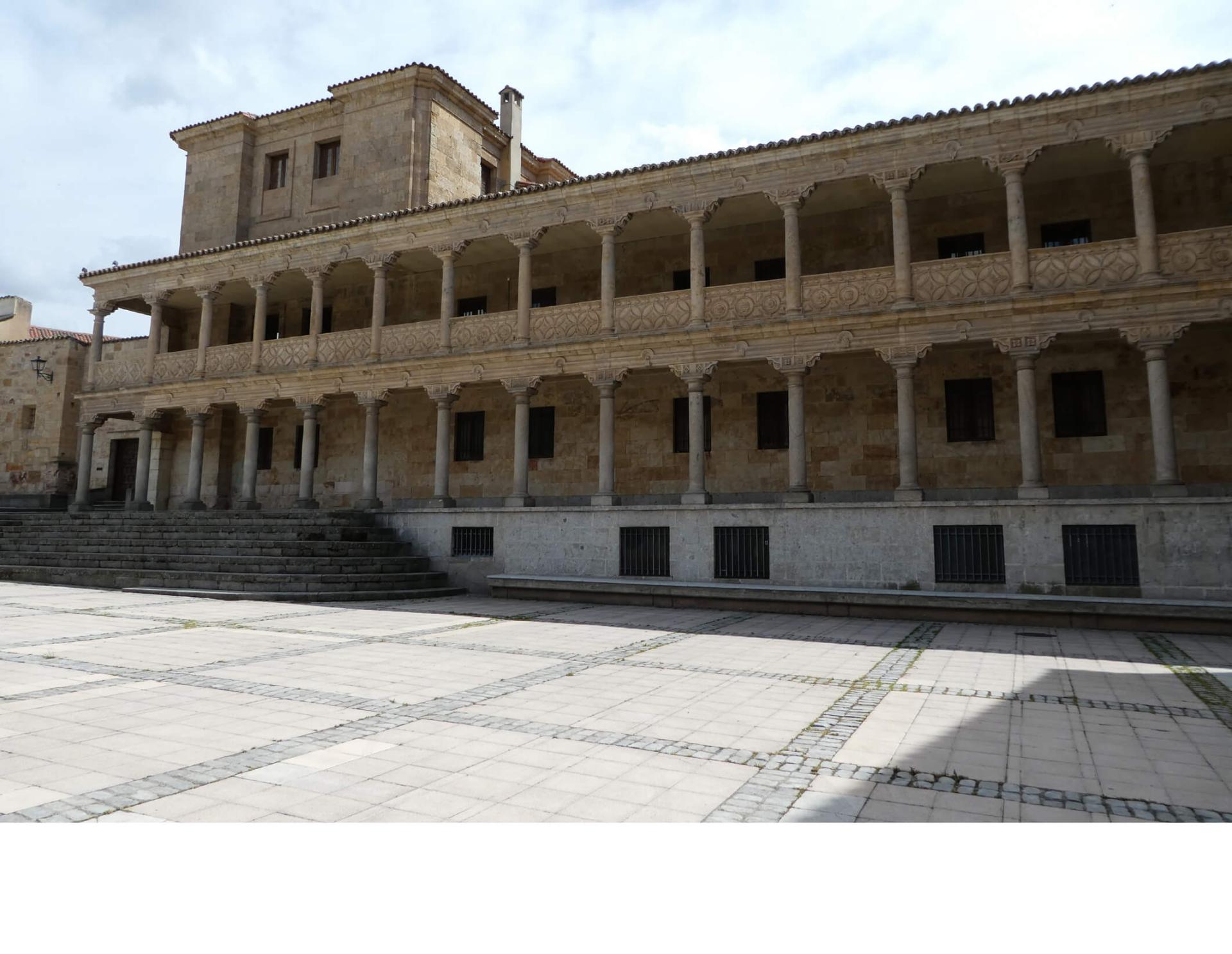 30 Palacio del Conde de Francos