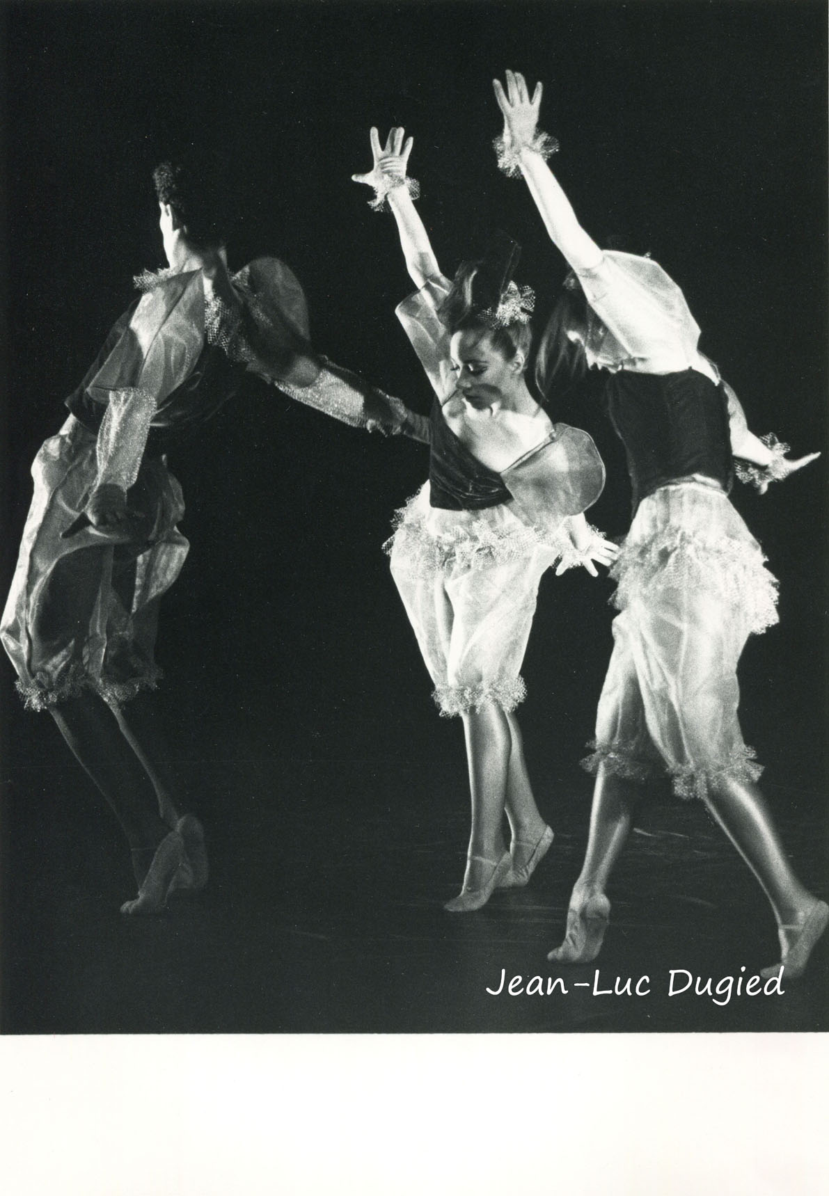 24 Jeune Ballet de France 3 - sur un fil - chor. Philippe Cohen - 1986