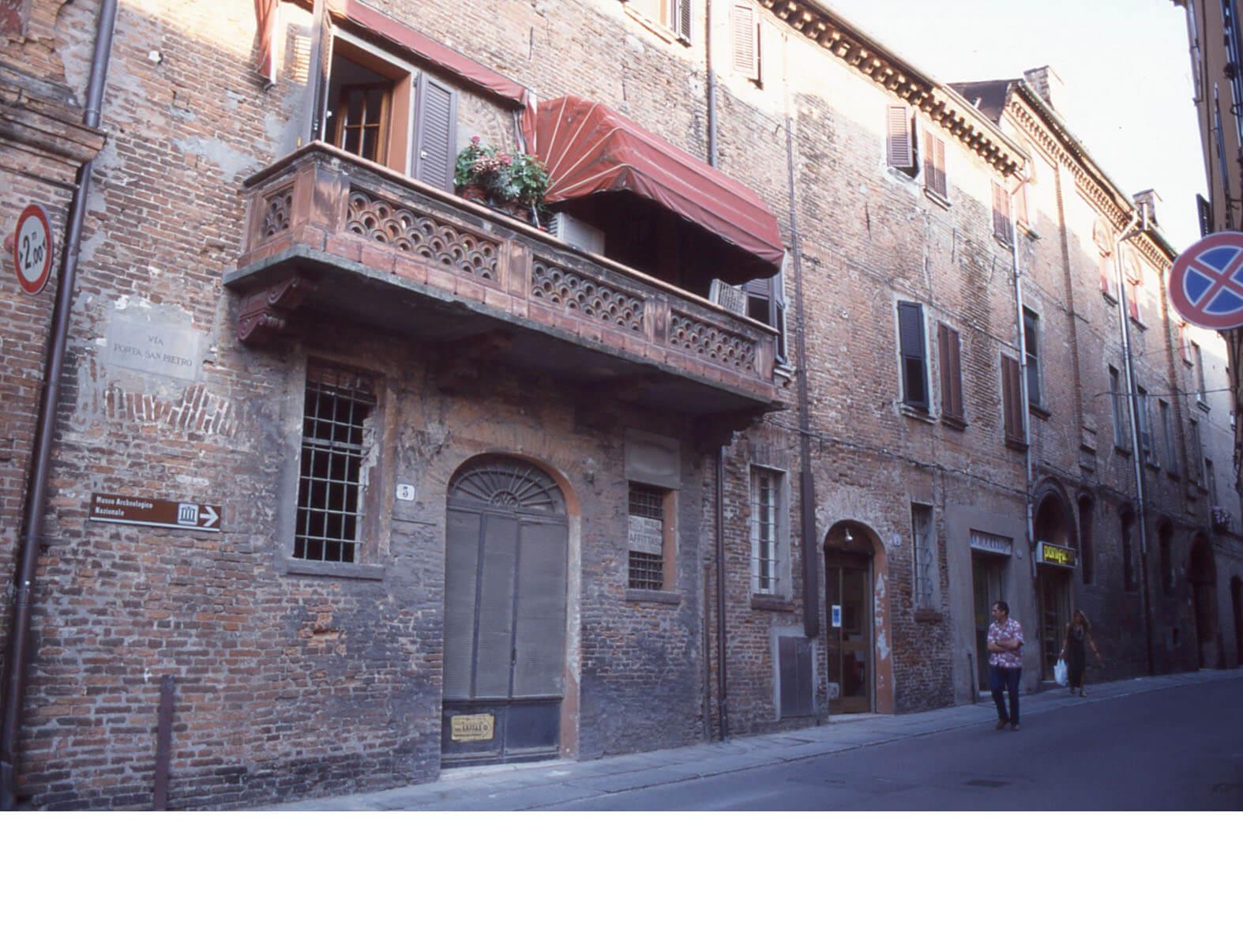 4 Via Porta San Pietro