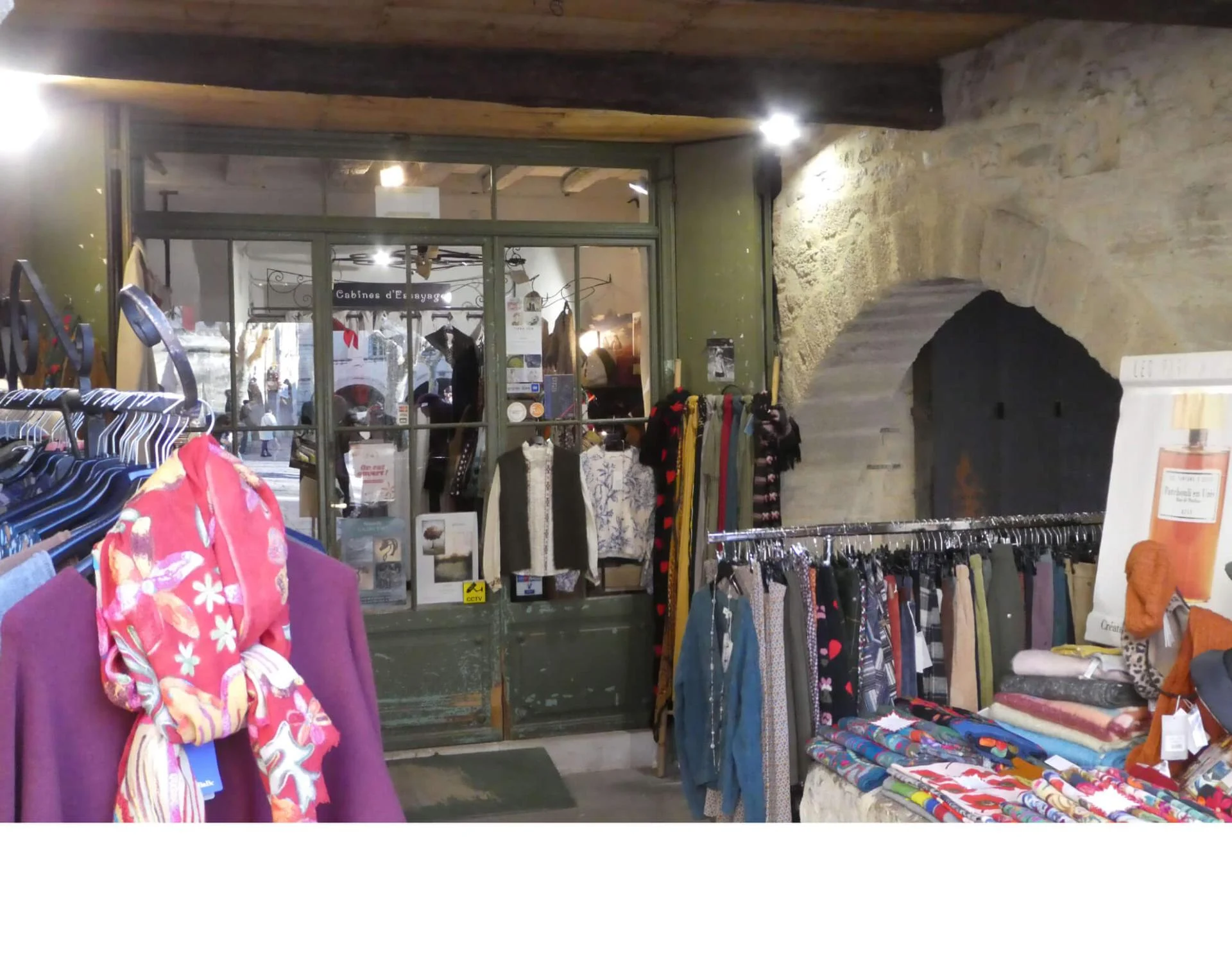 6 Uzès Place aux Herbes