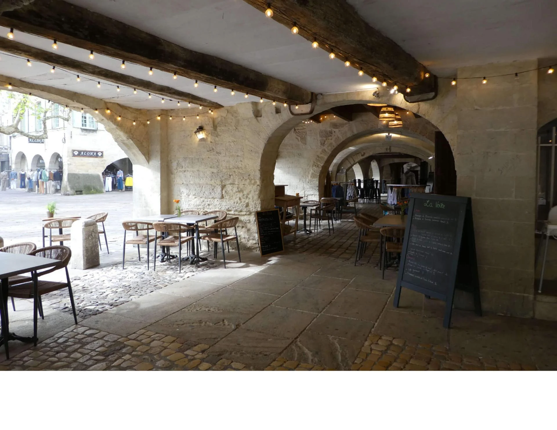 9 Uzès Place aux Herbes