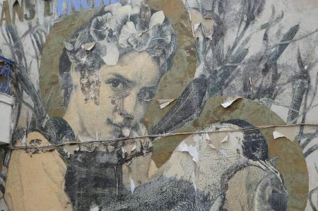 Madame, rue Maurice Laurens